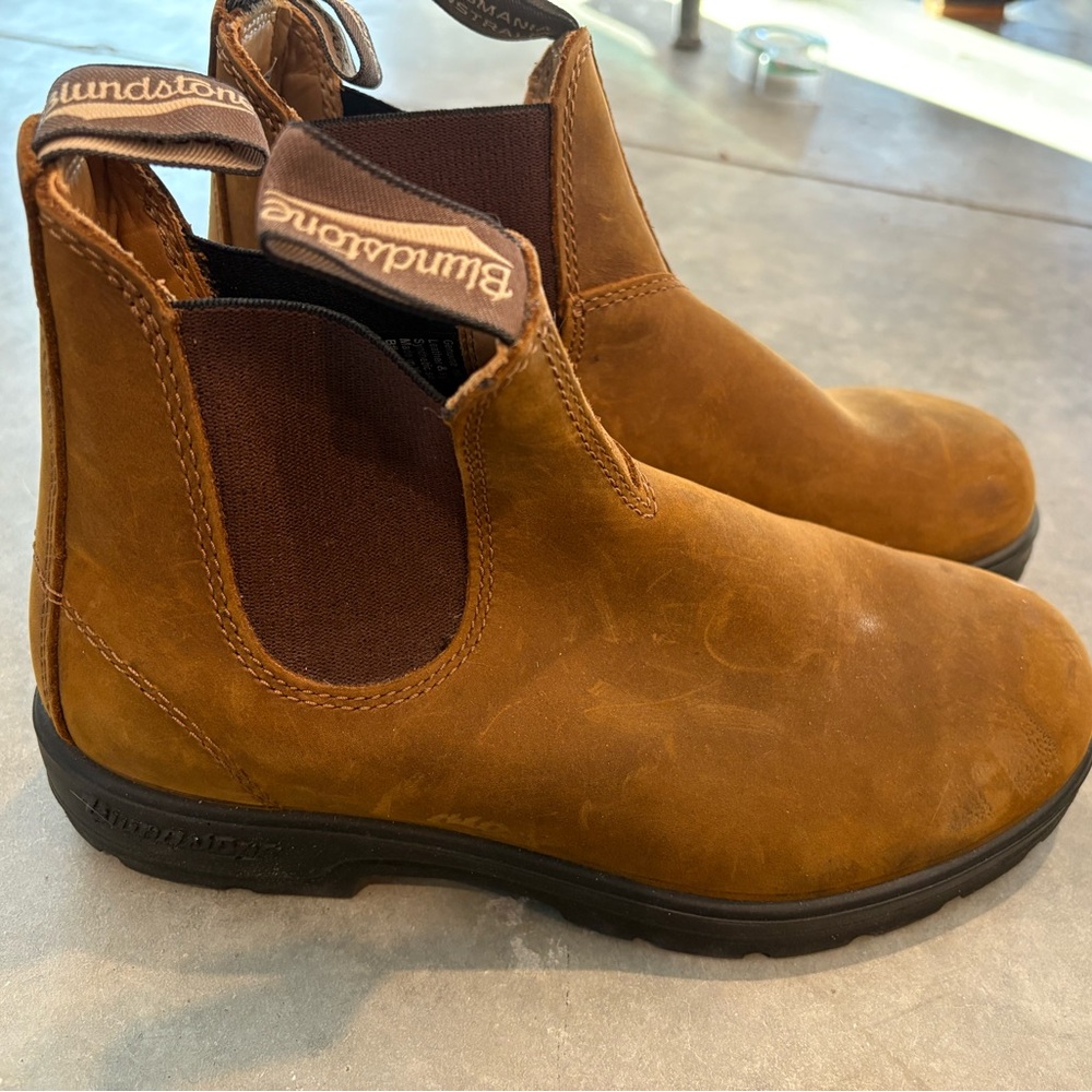 Blundstone Chelsea boots tan women’s 8.5 men’s 6.5